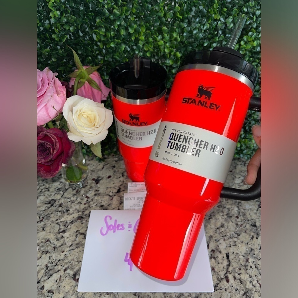 40oz Stanley Quencher Tumbler - Picture 3 of 3